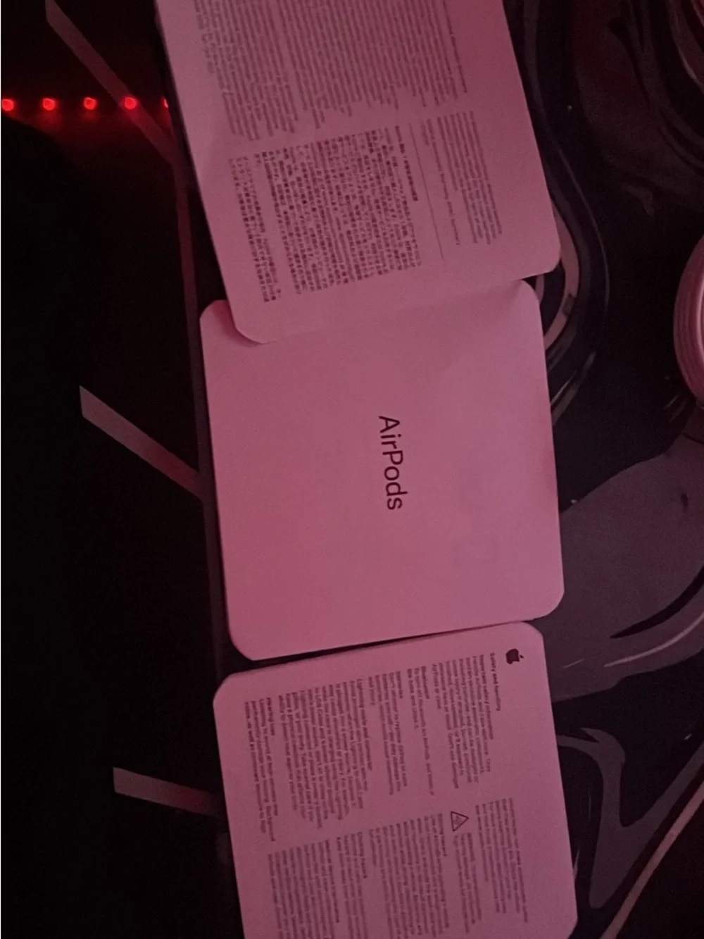 Apple White Wireless Earbuds with Charging Case and Lightning Cable